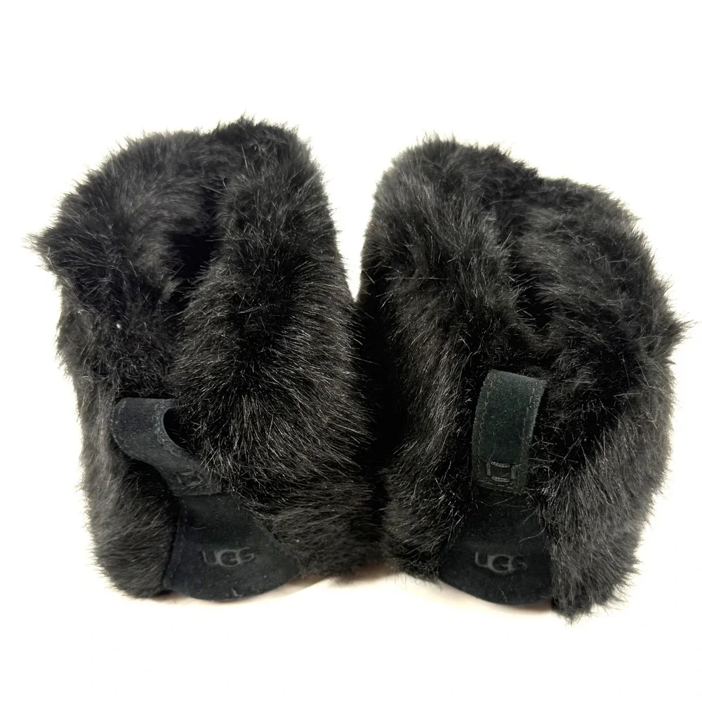 UGG Amary Women 9 Boots Black Faux Fur Fluffy Ankle Booties Cabincore Aprés Ski